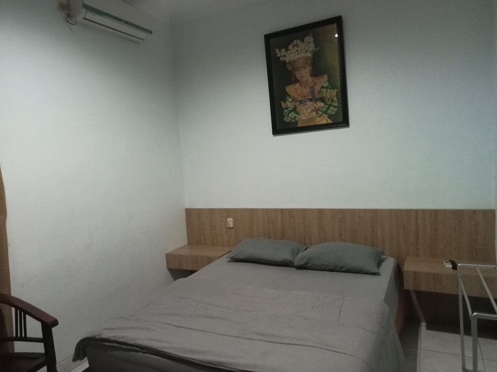 Deluxe Studio