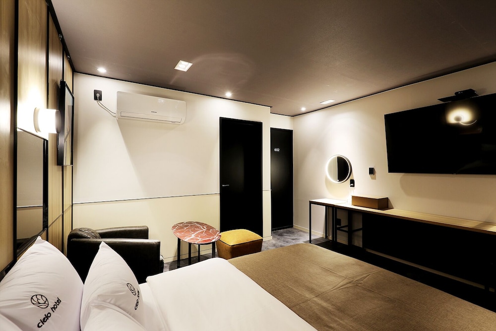 Standard Room - Photo 13