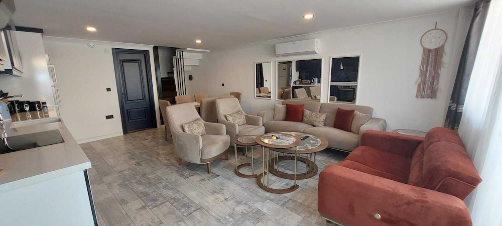 Premium Duplex, 3 Bedrooms, Hill View