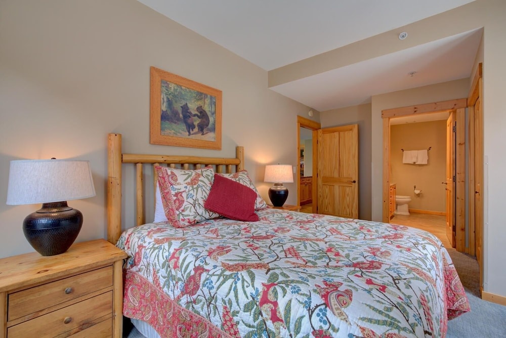 Condo, 3 Bedrooms