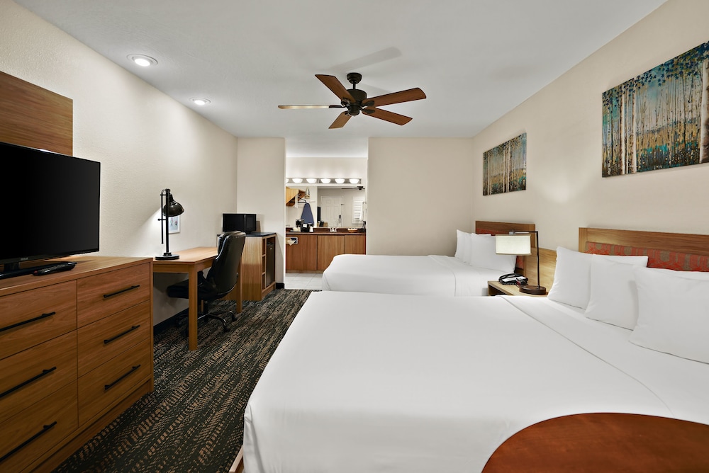 Studio Suite, 2 Queen Beds, Non Smoking photo 2