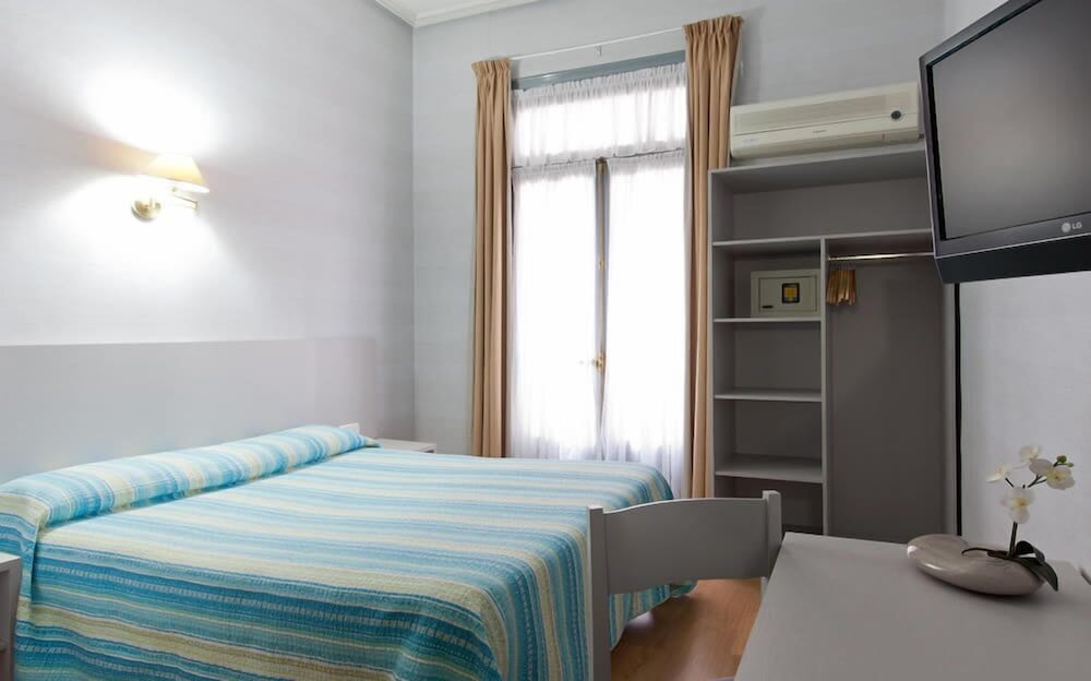 Double or Twin Room photo 2