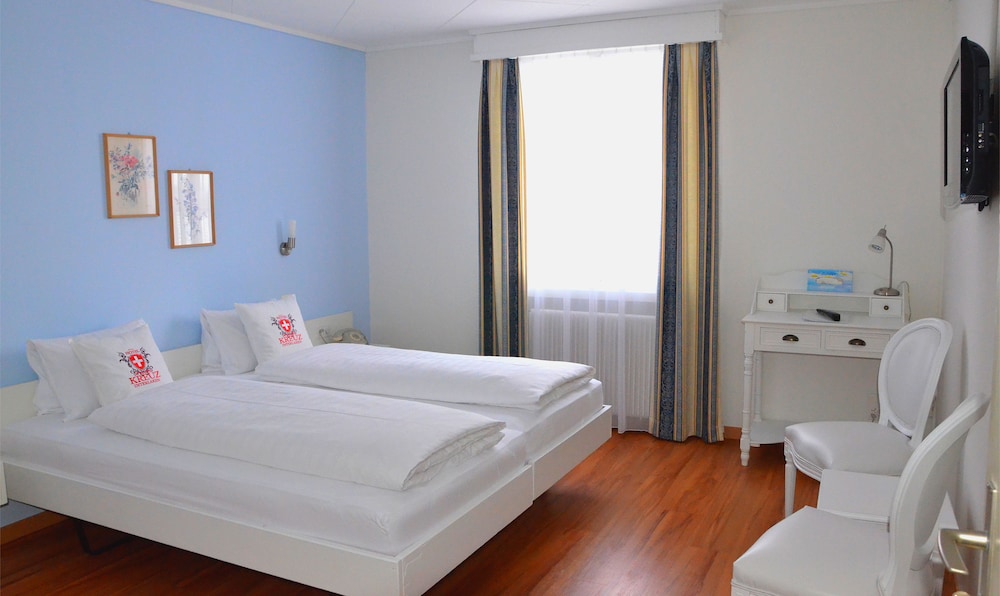Standard Double or Twin Room - Photo 7