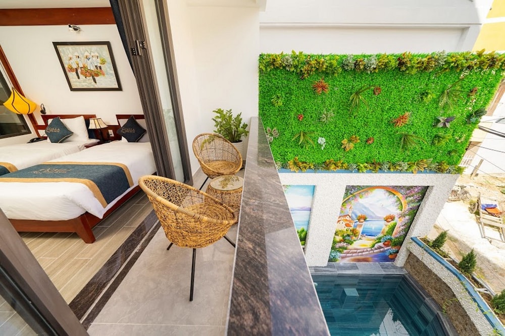 Deluxe Twin Room, Pool View