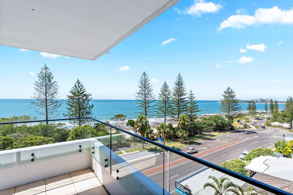 2 Bedroom Apartment, Full Ocean Views