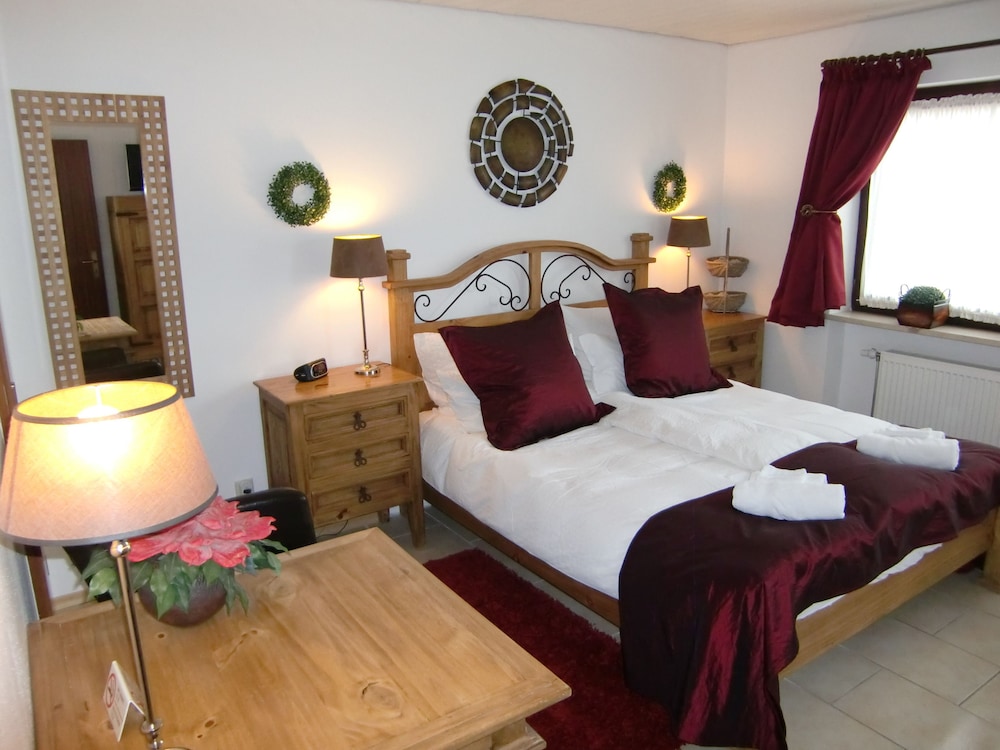 Family Room (it consists of 2 rooms) photo 2
