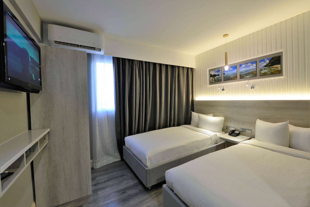 Room, Multiple Beds, Non Smoking photo 3
