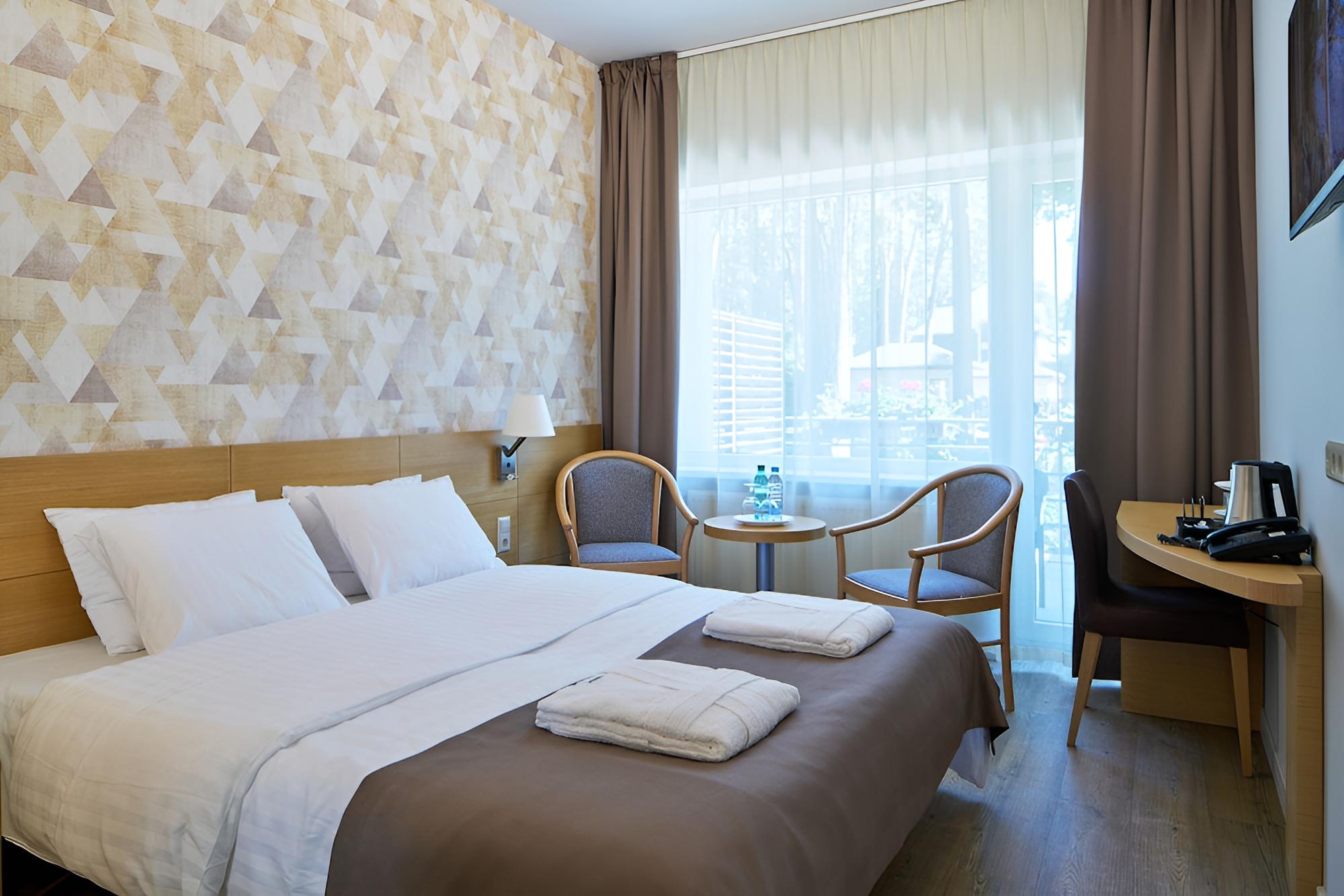 Basic Double or Twin Room, 1 Bedroom - Photo 1