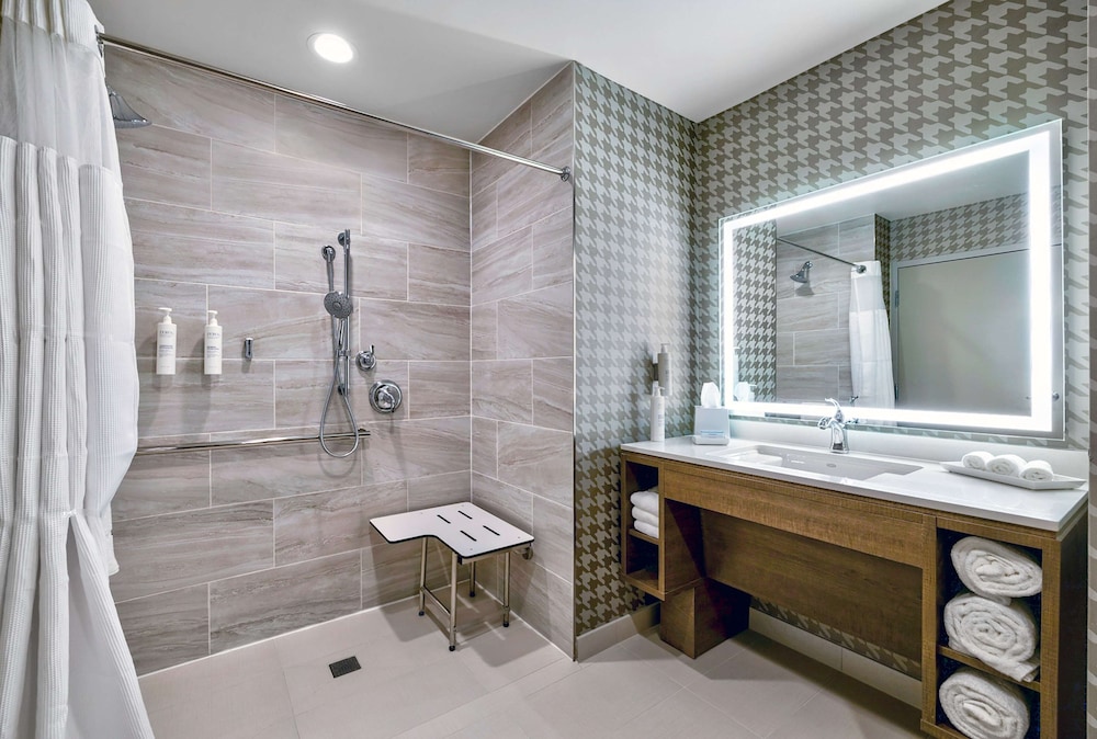Room, 1 Queen Bed, Accessible, Non Smoking (3x3 Shower) - Photo 6