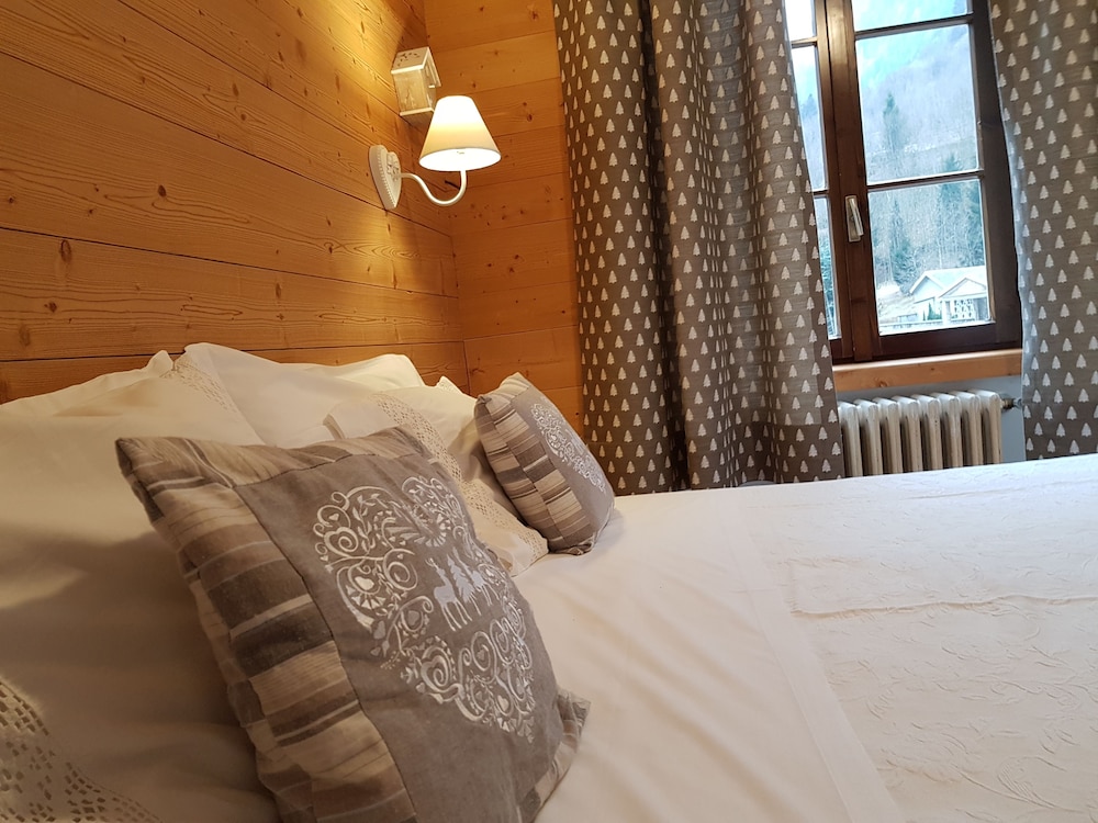 Double Room, 1 Queen Bed photo 1