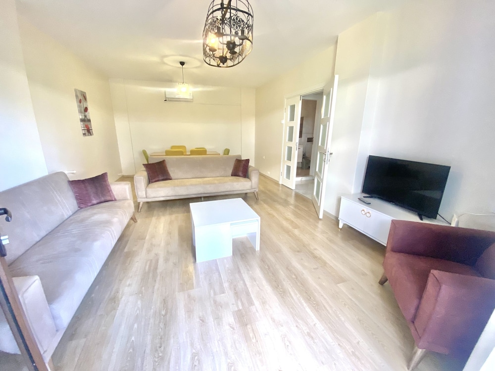Classic Condo, 3 Bedrooms, Mountain View photo 1