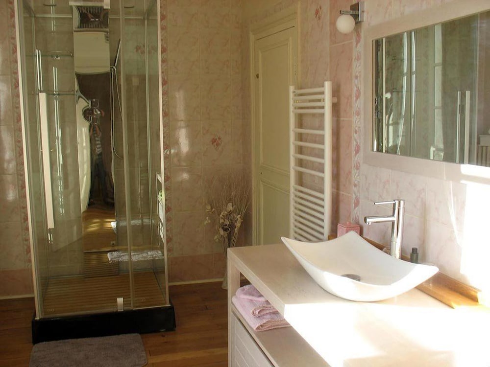 Double Room (Pompadour) photo 2