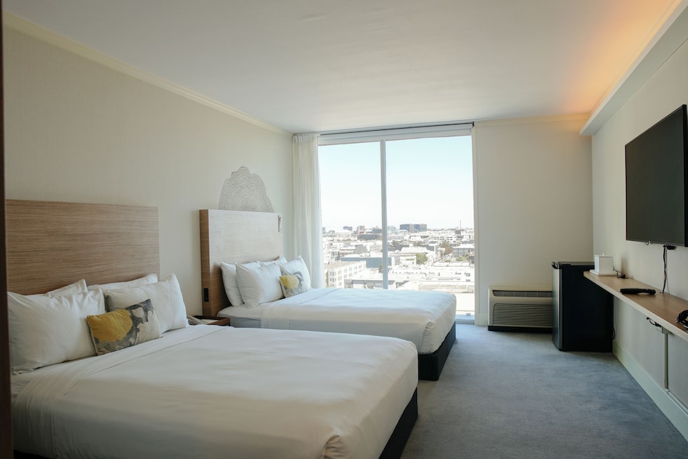 Superior Room, 2 Double Beds, Non Smoking - Photo 3