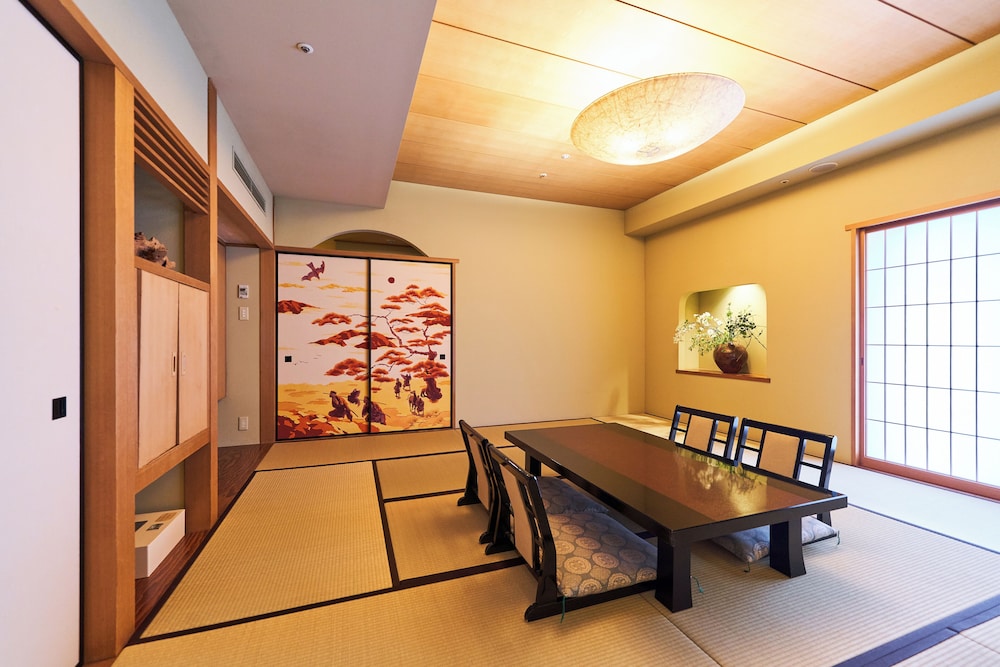 Small Japanese Room, Non Smoking (Cannot request bed type) photo 2