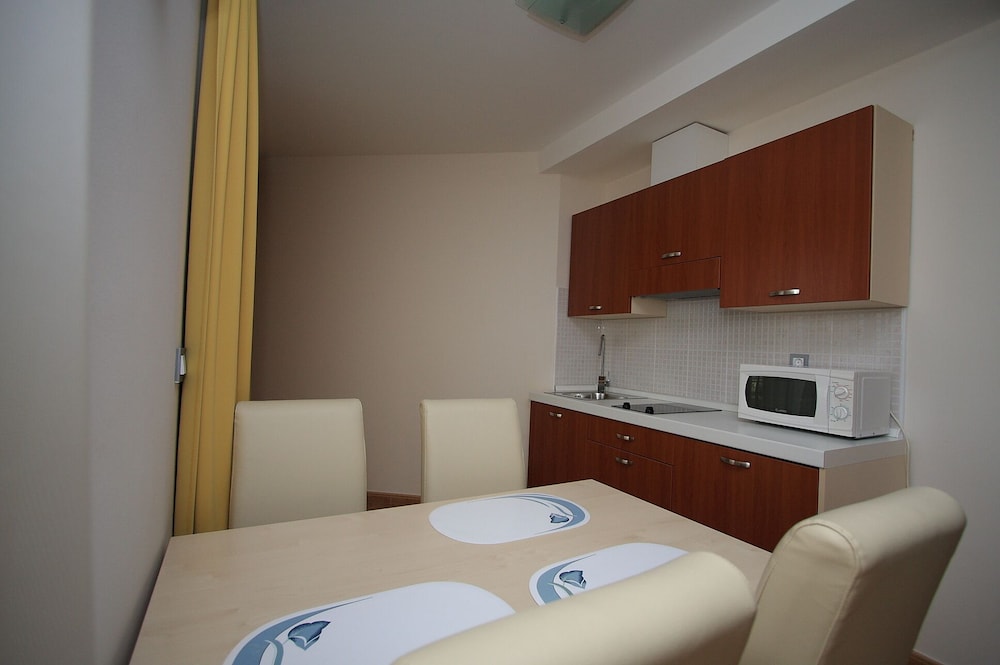 Family Apartment photo 2