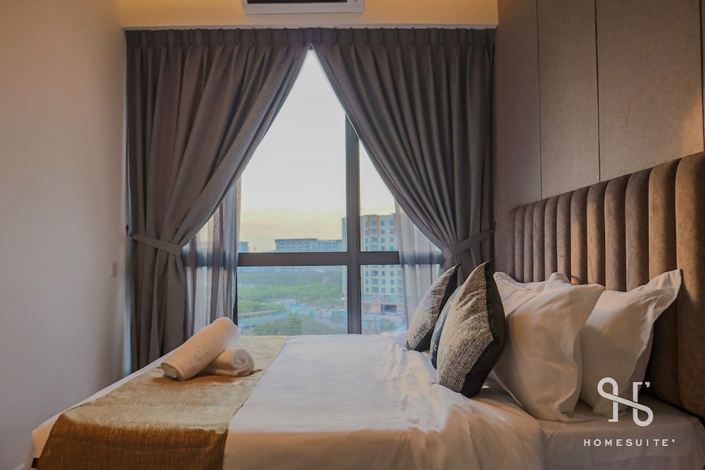 Deluxe Suite, 2 Bedrooms, Non Smoking, Kitchen - Photo 1