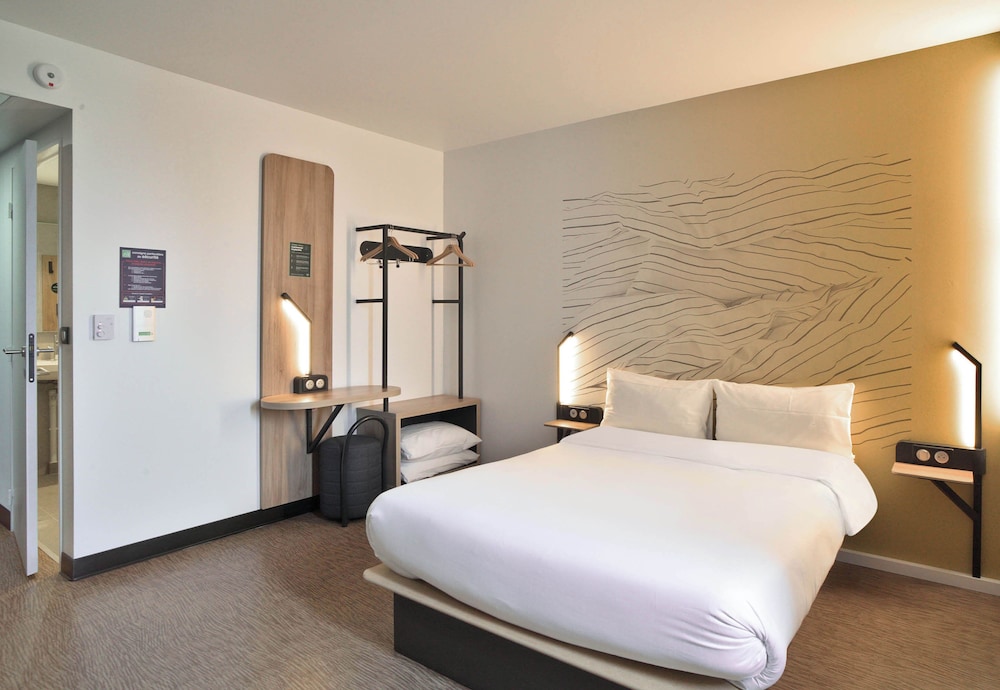 Standard Double Room, 1 Double Bed, Mobility Accessible, Non Smoking - Photo 1