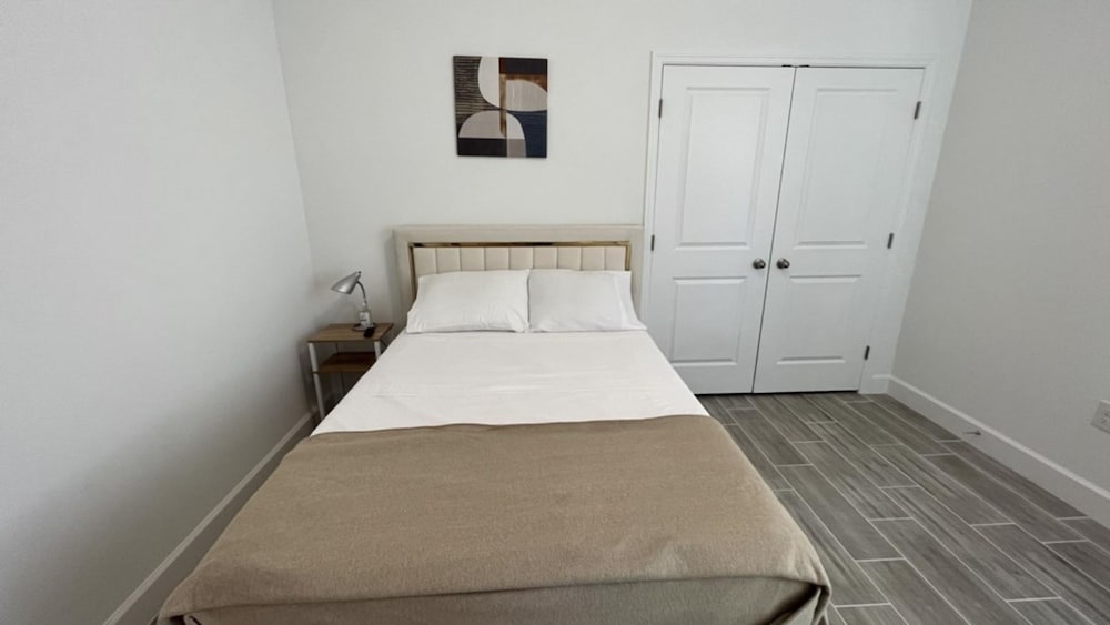 Brand New Spacious 3 Bedroom Home, Billede 13