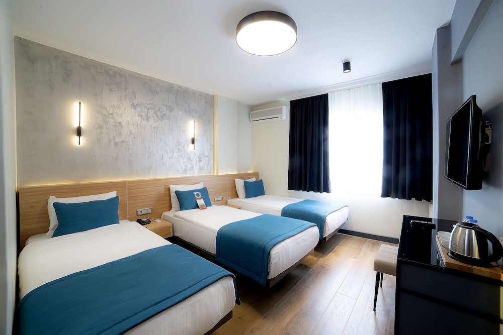 Triple Room, 3 Twin Beds photo 1
