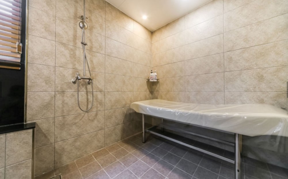 Deluxe Room (Massage Bed) photo 3