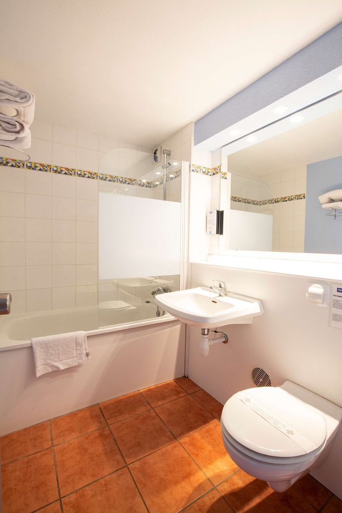 Standard Room, 2 Twin Beds - Photo 4