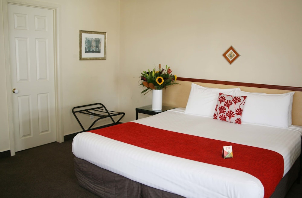 Deluxe Room, Non Smoking, Kitchenette (Super King Deluxe Suite) photo 1