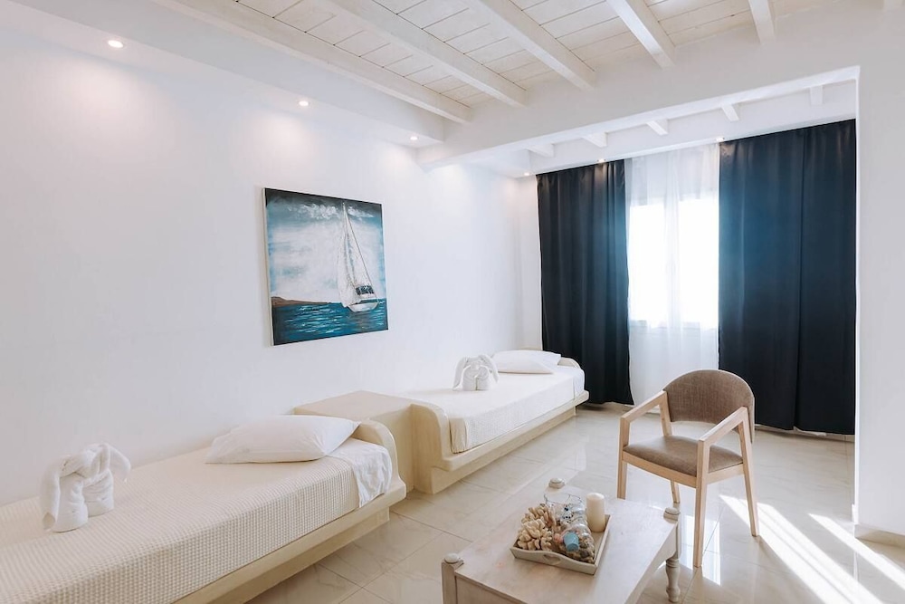 Junior Suite, Pool View