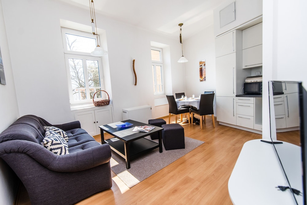 Apartment (3 Bedrooms)