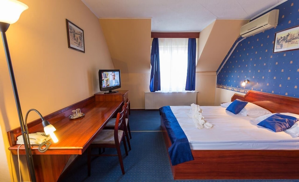 Basic Double Room