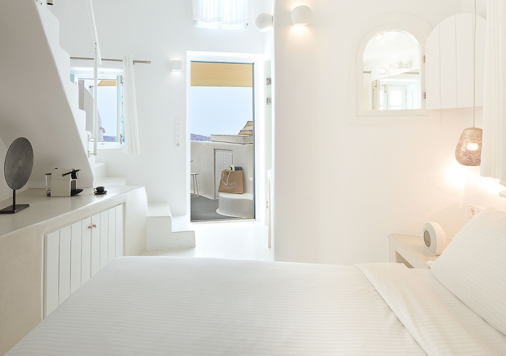 Junior Suite, Private Pool - Photo 5