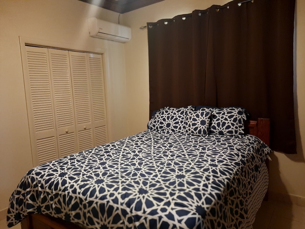 Comfort Apartment, 1 Queen Bed, Non Smoking, Kitchen (Desert Rose) photo 2