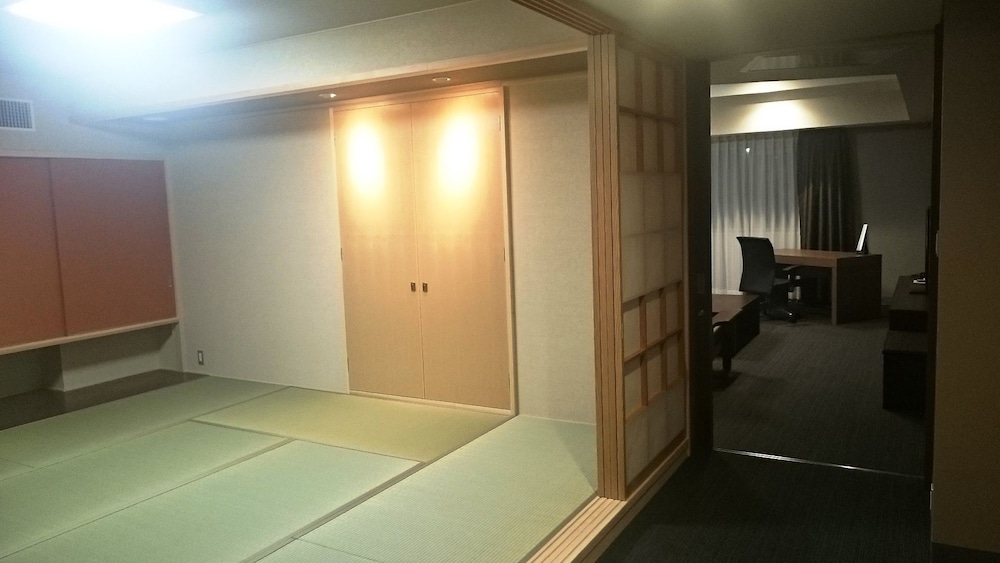 Japanese Western Style Room - Photo 2