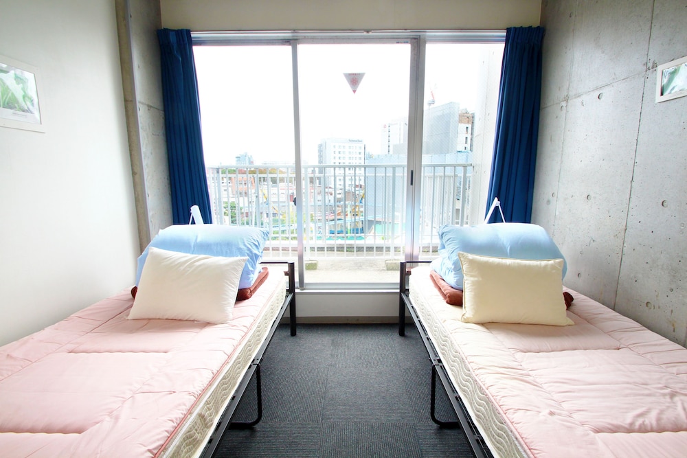 Twin Room, 2 Twin Beds, Non Smoking, Shared Bathroom photo 1