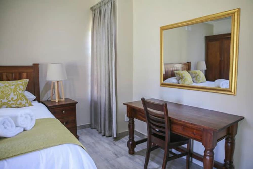 Superior Room, 1 Queen Bed photo 2