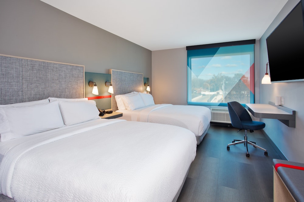 Standard Room, 2 Queen Beds, Accessible (Communications) - Photo 8