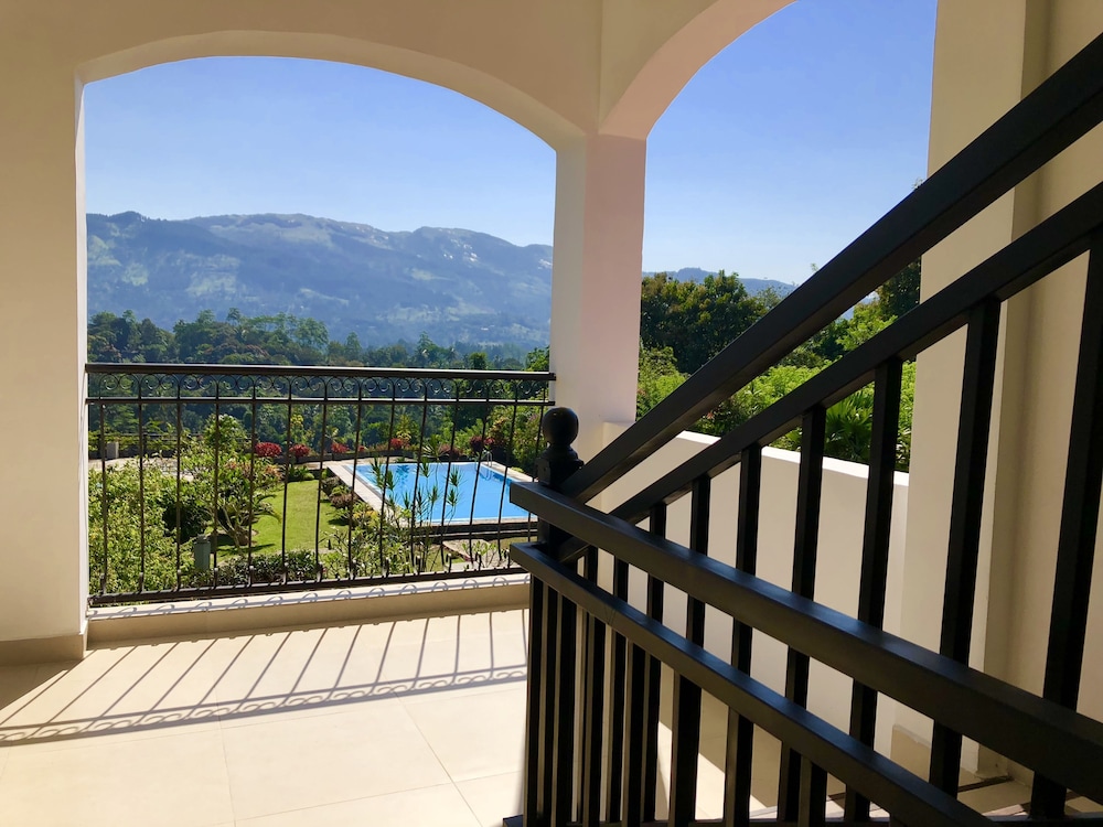 Luxury Double Room, 1 Bedroom, Non Smoking, Mountain View