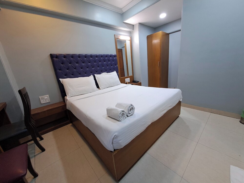 Standard Double Room, City View
