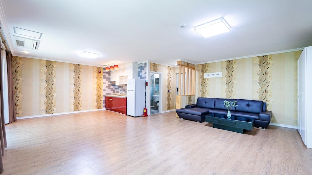Basic Room, 1 Bedroom (201ho(Daehyeong/Danchesil)) - Photo 6