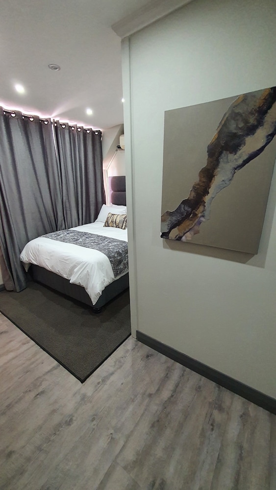 Basic Single Room photo 3