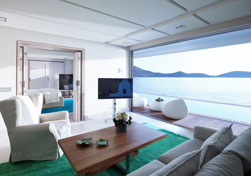 Presidential Bungalow Suite Waterfront Private Pool
