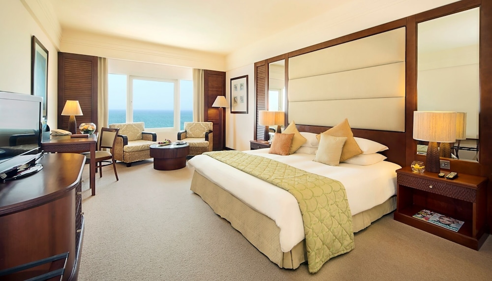 Executive Club Room photo 3