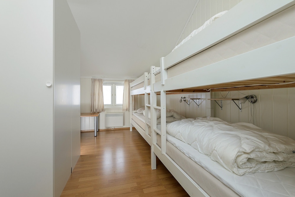 Family Apartment, 3 Bedrooms, Valley View