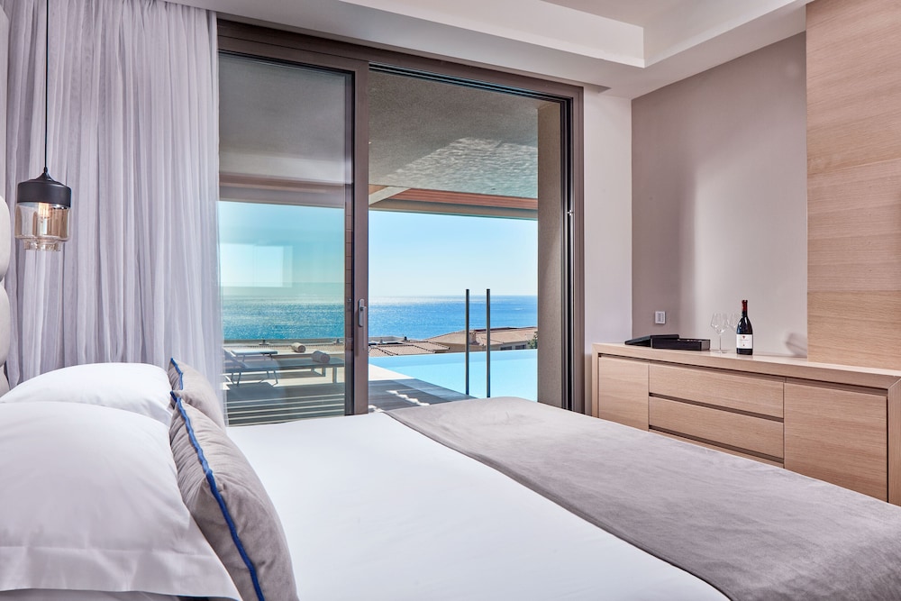 Premium Suite Limited Sea View and Private Pool