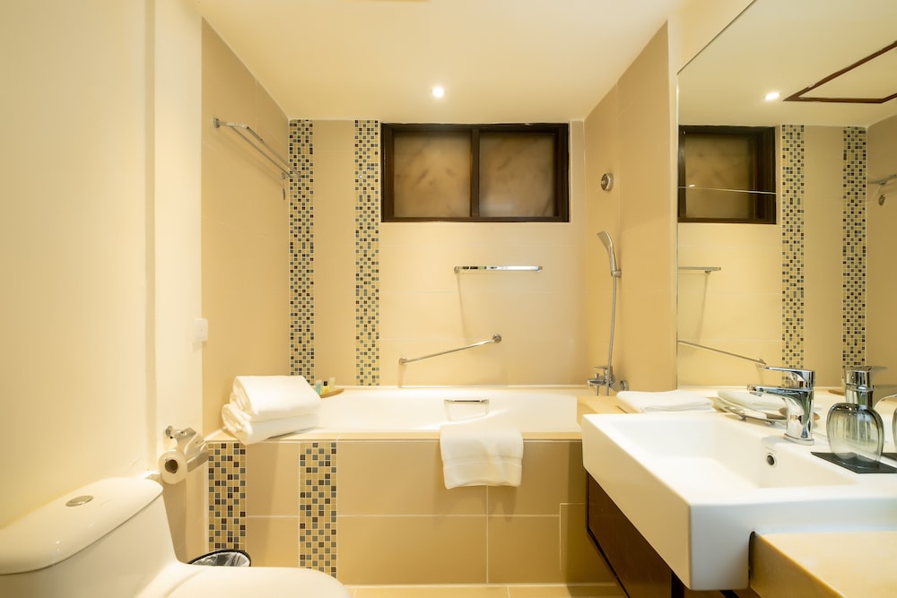 Two Bedroom Garden View Suite - Photo 14