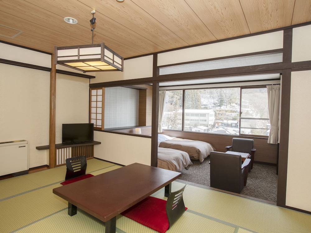 Japanese Room with 2 Single Beds, Shared Bathroom, Room Only photo 1