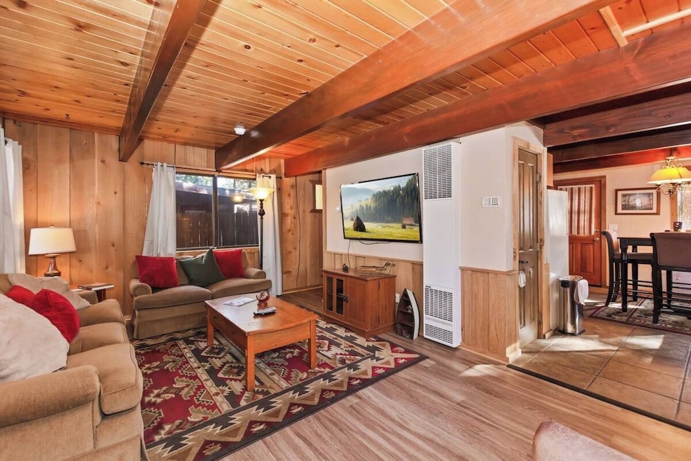 Signature Cabin, 2 Bedrooms, Kitchen