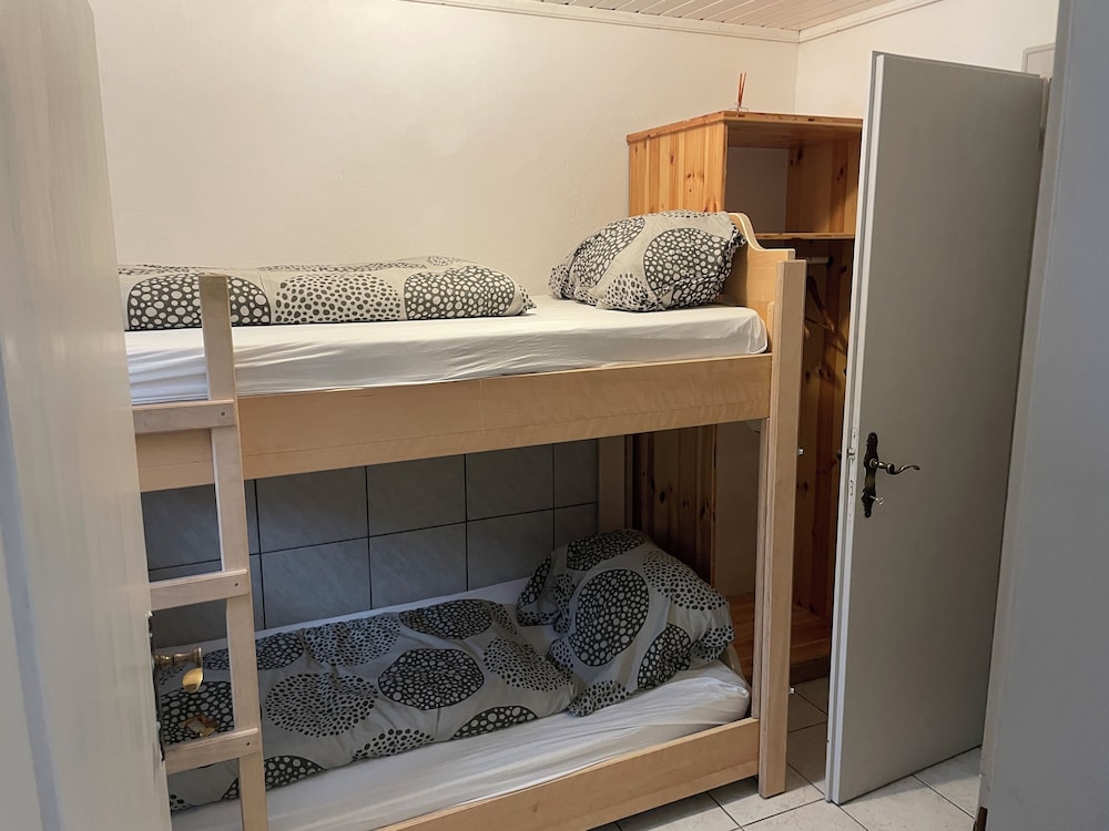 Economy Room, 2 Bedrooms, Ground Floor photo 3