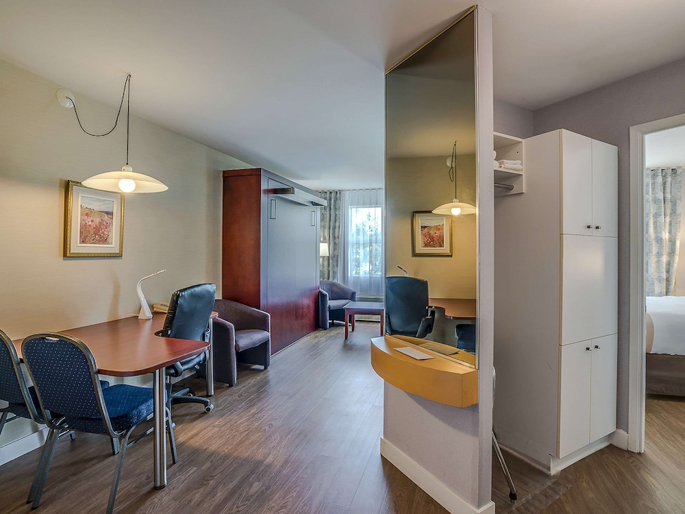 Suite, 2 Queen Beds, Non Smoking - Photo 5