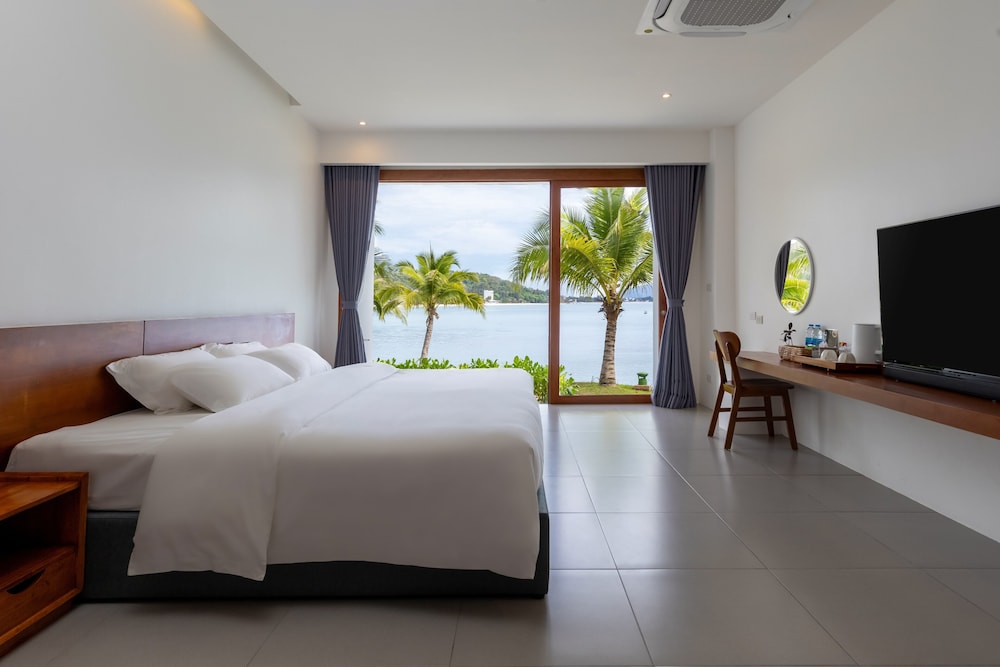 Superior Seaview - Photo 5