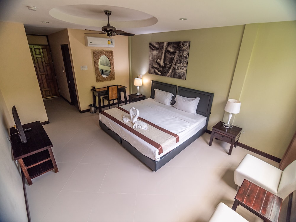Deluxe with Sea View Balcony - Photo 2